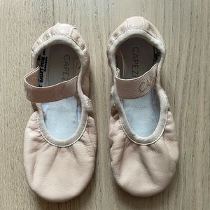 SOLD Capezio “ballet pink” ballet slippers for kid/toddler. Size 9.5 wide.